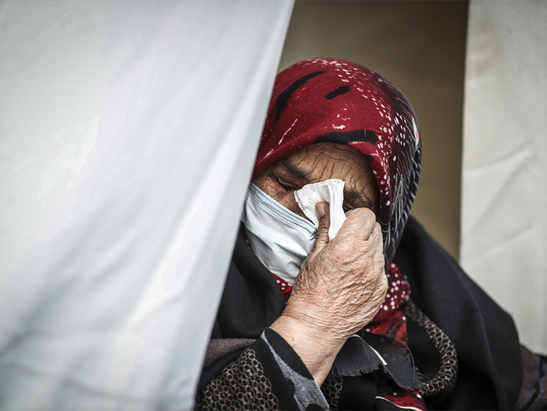 Erzincan'dan Sonra İzmir Depreminden de Kurtuldular