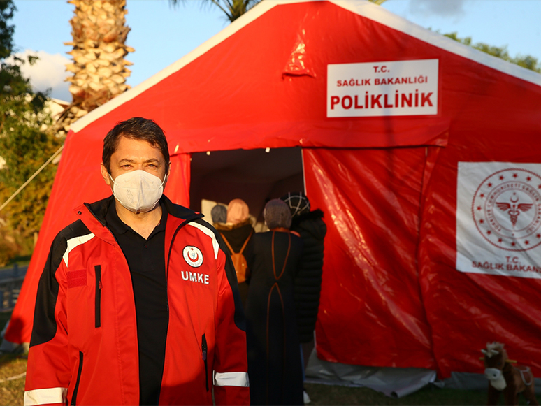 İzmir'deki Çadır Kentlerde Covid-19 Tedbirleri Sürüyor