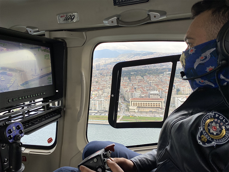 İzmir Emniyet Müdürlüğü Helikopter Ekibi, Suç ve Suçluyla Mücadelede Başarıyla Görev Yapıyor