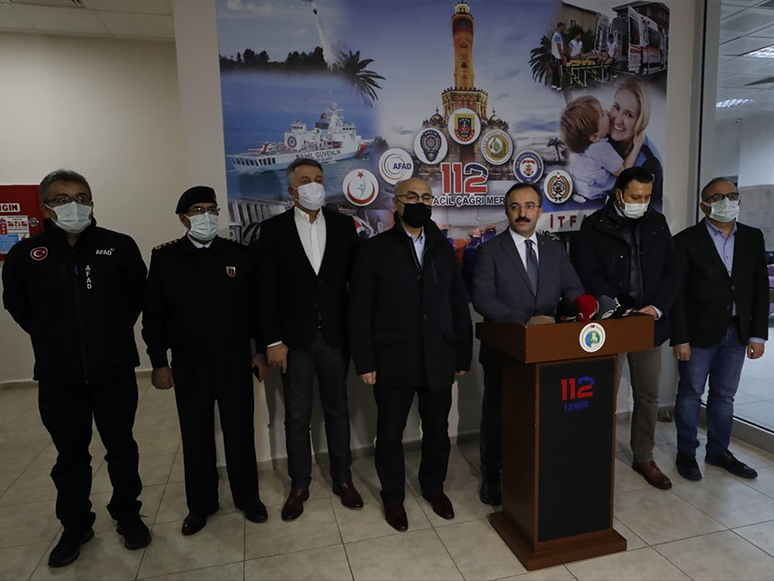 İçişleri Bakanı Yardımcısı Çataklı, İzmir'deki Selde 2 Bin 391 Personel ve 451 Aracın Çalıştığını Açıkladı