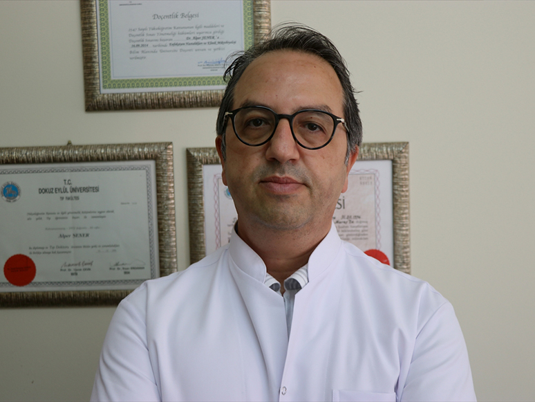 Koronavirüs Bilim Kurulu Üyesi Prof. Dr. Şener, Kulaktan Dolma Bilgilerle Aşıdan Kaçınma Var