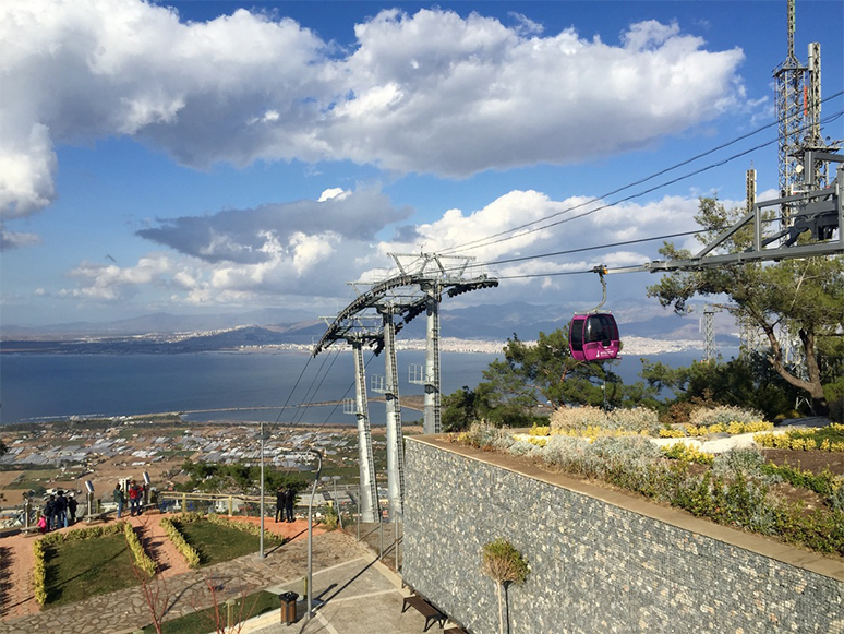 İzmir'de Olası Orman Yangınlarına Karşı Teleferik Tesisi Ziyarete Kapatıldı