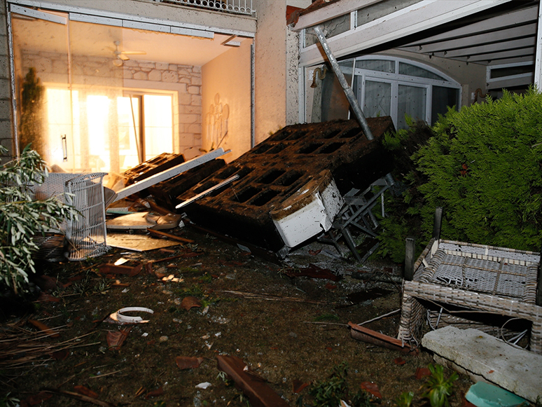 Çeşme Belediye Başkanı Oran Hortum Nedeniyle İlçede 10'dan Fazla Kişinin Yaralandığını Bildirdi