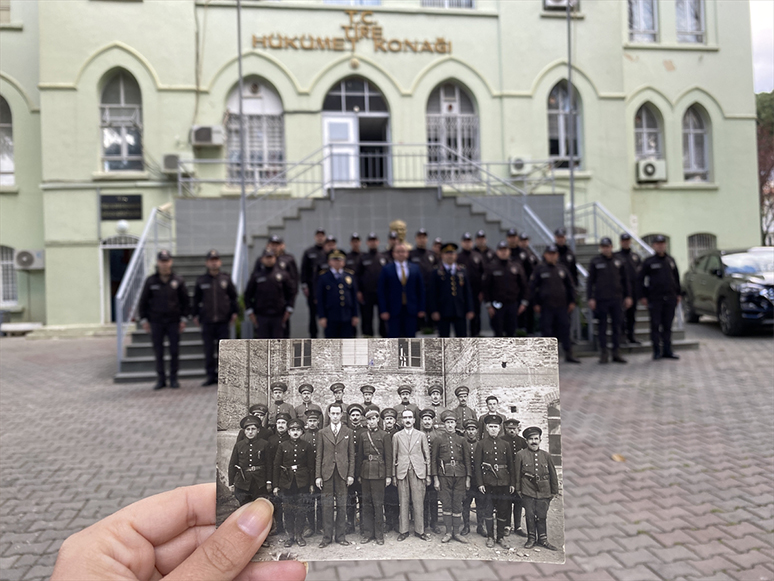 Tire Kaymakamlığı Önünde 88 Yıl Önce Çekilen Fotoğraf Yeniden Canlandırıldı