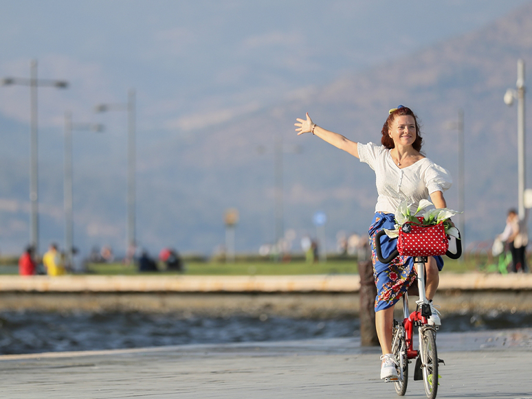 İzmir'den Dünyaya Açılan Süslü Kadınlar Bisiklet Turu'na Afrikalı Kadınlar da Katılacak