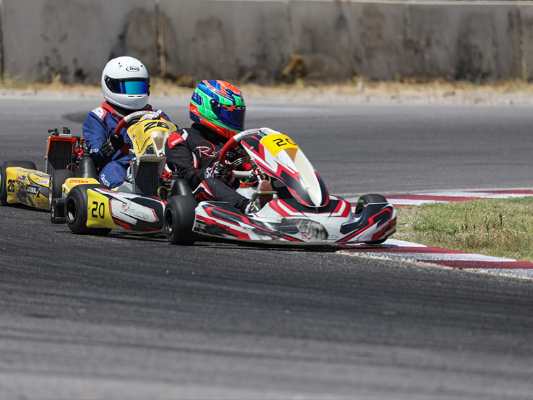 Türkiye Karting Şampiyonası'nın İzmir'deki İkinci Ayağı Tamamlandı