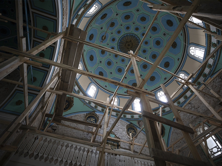 İzmir'in Kalbindeki 400 Yıllık Hatuniye Camisi Restore Ediliyor