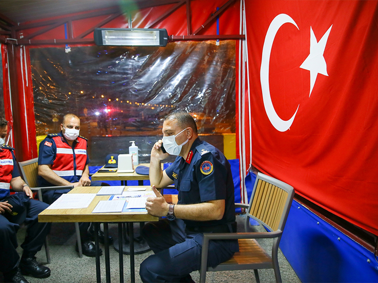 İçişleri Bakan Yardımcısı İnce, İzmir'deki Denetimler Hakkında Telefonla Bilgi Aldı