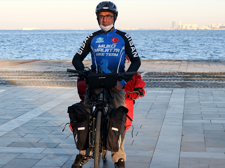 Çanakkale Şehitleri İçin 9. Turunu İzmir'den Başlatan Bisikletli Gezgin, 5 Gün Pedal Çevirecek
