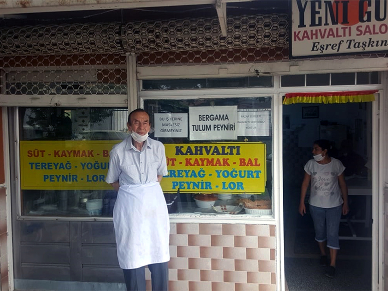 90 Yaşındaki Eşref Dede 68 Yıldır Kahvaltı Menüsü Hazırlıyor