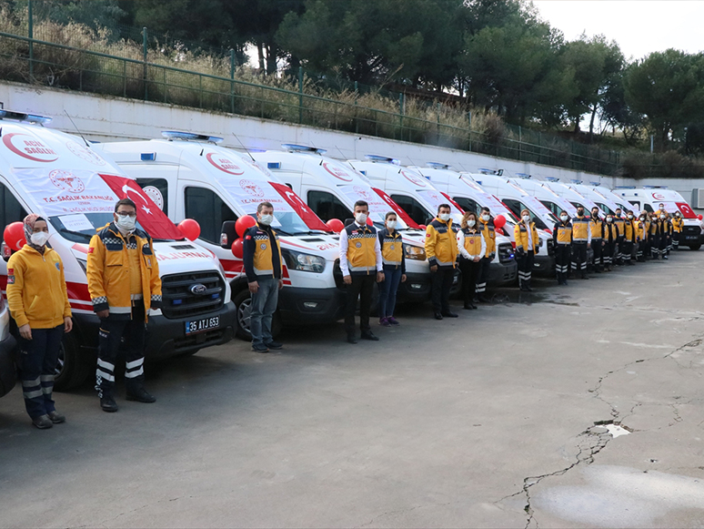 Sağlık Bakanlığınca İzmir'e Gönderilen 30 Ambulans Hizmete Alındı