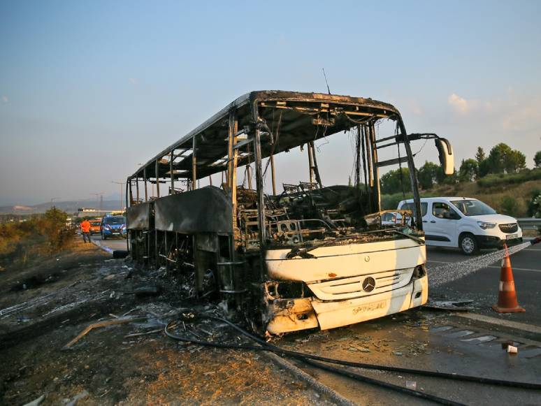 İzmir’de 13 Yolcu Ölümden Döndü