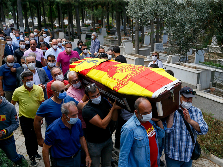 Göztepeli Eski Milli Futbolcu Nevzat Güzelırmak, Son Yolculuğuna Uğurlandı