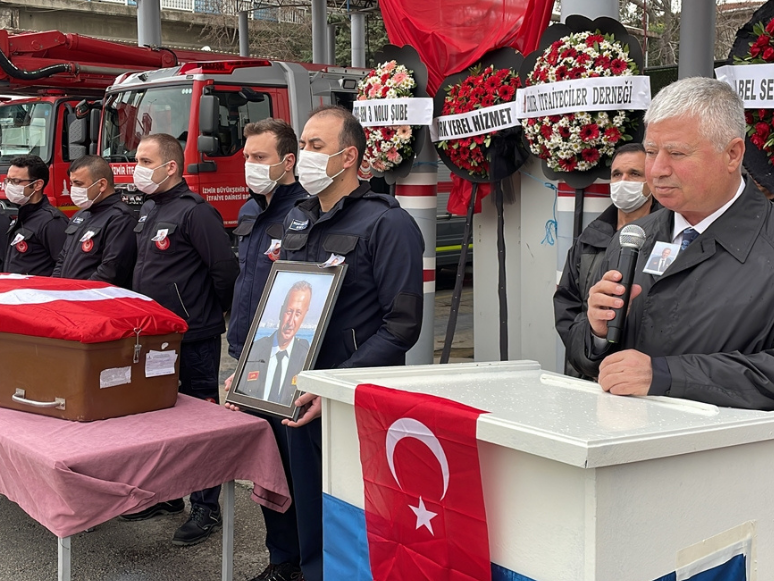 İzmir'de Kalp Krizi Sonucu Hayatını Kaybeden İtfaiye Amiri İçin Tören Düzenlendi