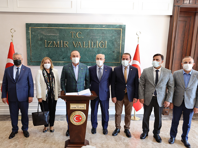 Dışişleri Bakanı Çavuşoğlu, İzmir Valisi Köşger'i Ziyaret Etti