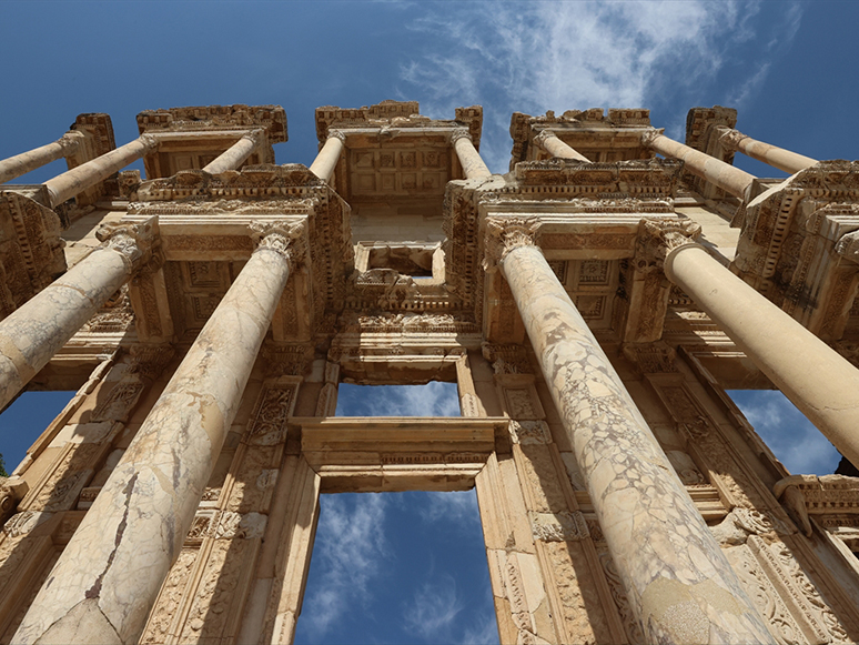 Efes Antik Kenti'nde Ziyaretçi Sayısı 7 Ayda 340 Bini Aştı
