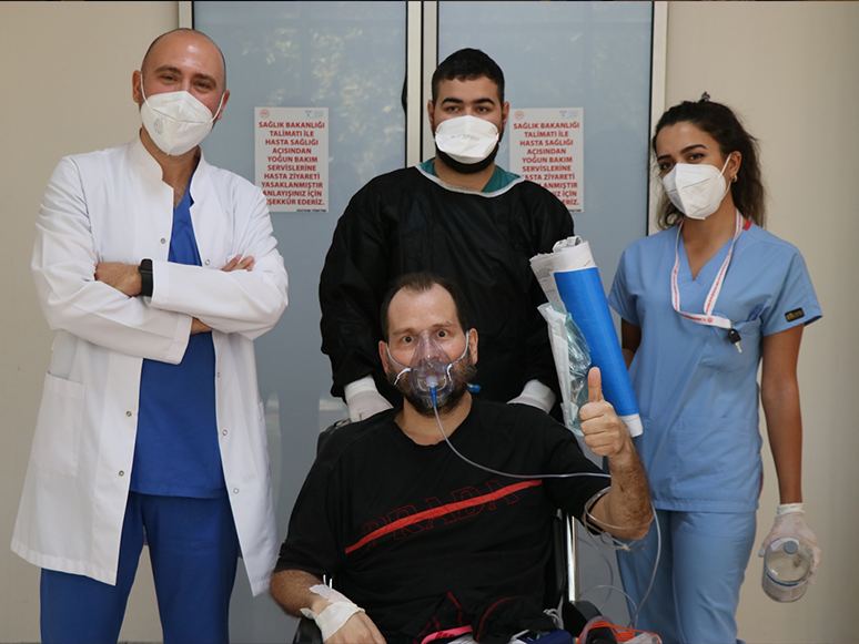İzmir'de 15 Gün Entübe Edilen ABD'li Covid-19 Hastası Aşı Yaptırmadığına Pişman
