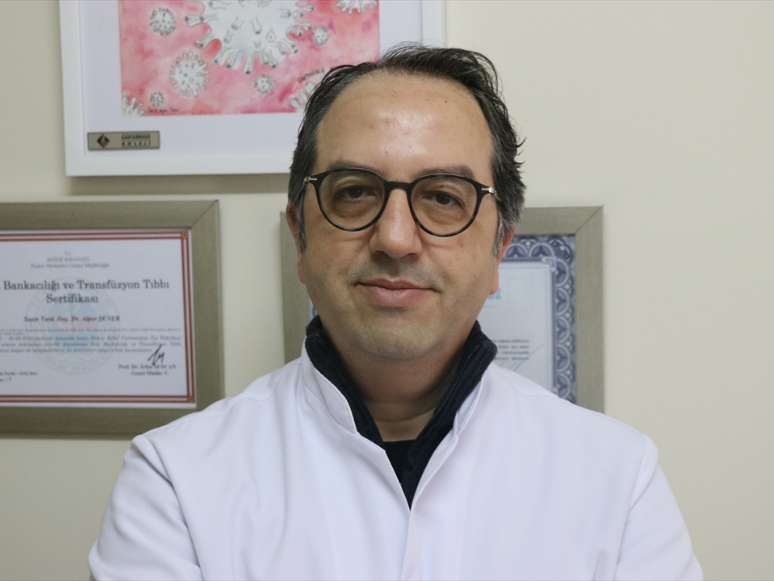 Koronavirüs Bilim Kurulu Üyesi Prof. Dr. Şener'den Omicron Rehaveti Uyarısı